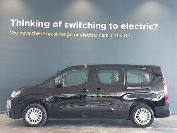 Used Toyota PROACE CITY Verso 2025 for sale - 75668942: Photo
