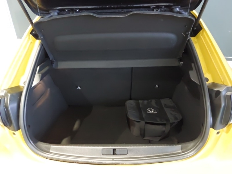 Used Peugeot 208 2023 for sale - 77272820: Photo 8