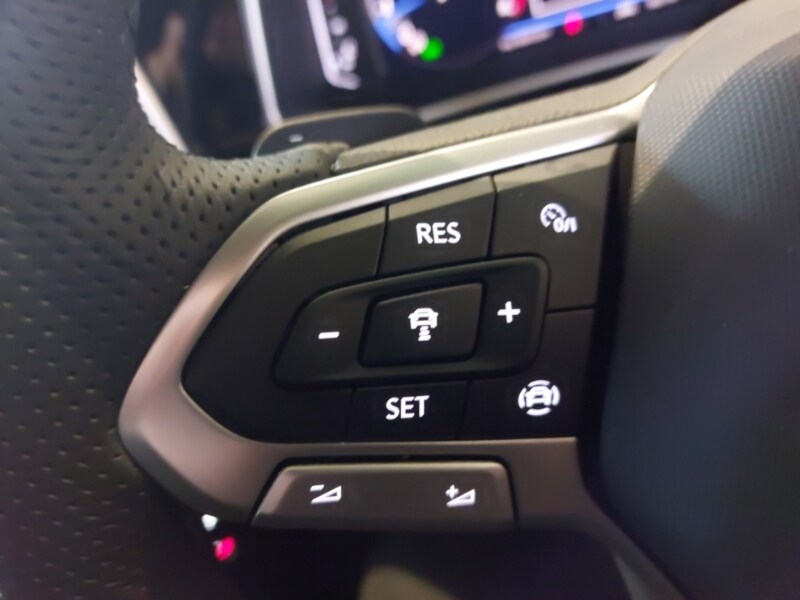 Used Volkswagen T-Roc 2025 for sale - 77062481: Photo 13