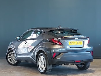 Used Toyota C-HR 2023 for sale - 78368932: Photo