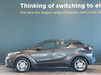 Used Toyota C-HR 2023 for sale - 78368932: Photo