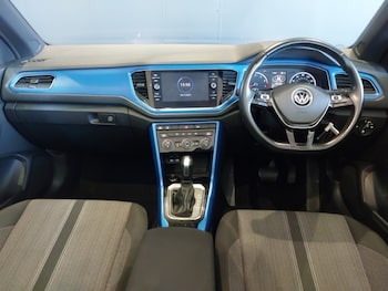 Used Volkswagen T-Roc 2021 for sale - 76393155: Photo