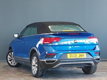 Used Volkswagen T-Roc 2021 for sale - 76393155: Photo