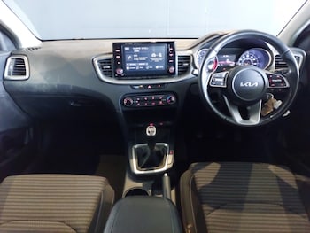 Used Kia XCeed 2023 for sale - 78693163: Photo