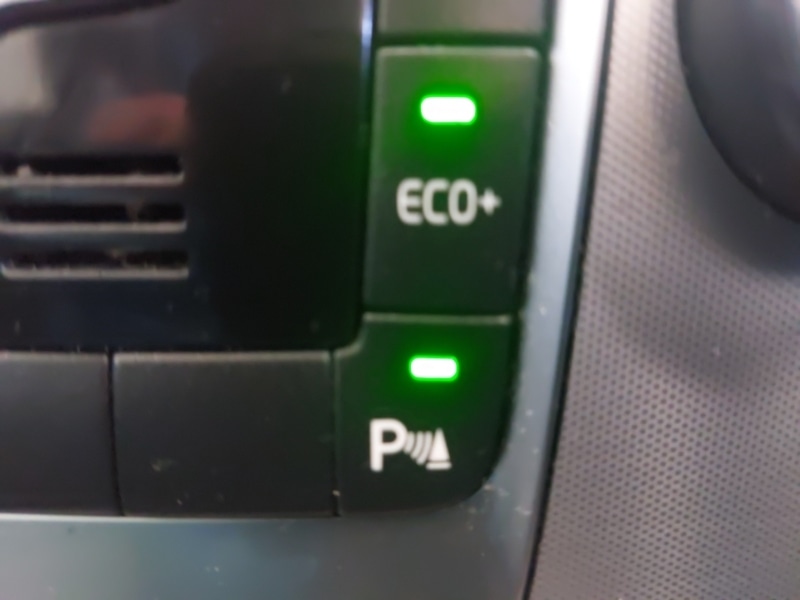 Used Volvo V40 2018 for sale - 77252140: Photo 15