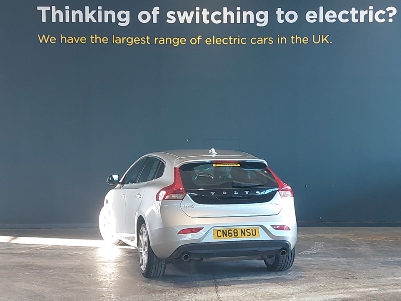 Used Volvo V40 2018 for sale - 77252140: Photo 3