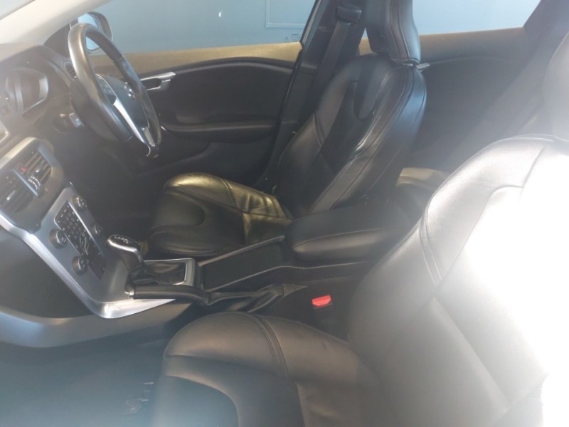 Used Volvo V40 2018 for sale - 77252140: Photo 5