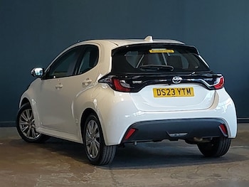Used Toyota Yaris 2023 for sale - 79581430: Photo