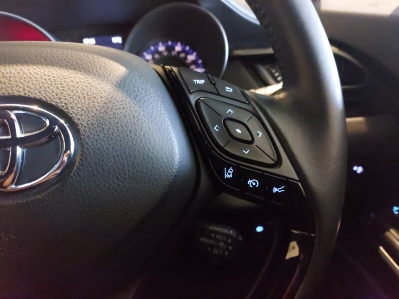 Used Toyota C-HR 2023 for sale - 77677916: Photo 11