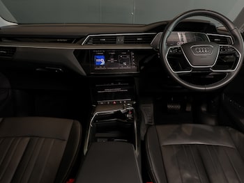 Used Audi Q8 2023 for sale - 79505729: Photo