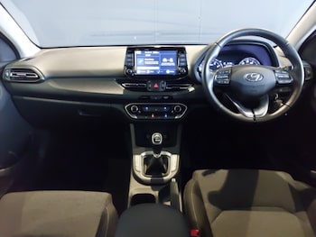 Used Hyundai i30 2023 for sale - 76974879: Photo