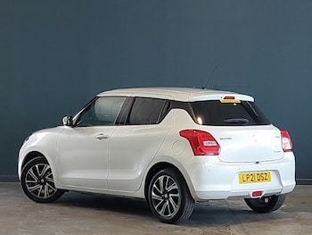 Used Suzuki Swift 2021 for sale - 79432802: Photo