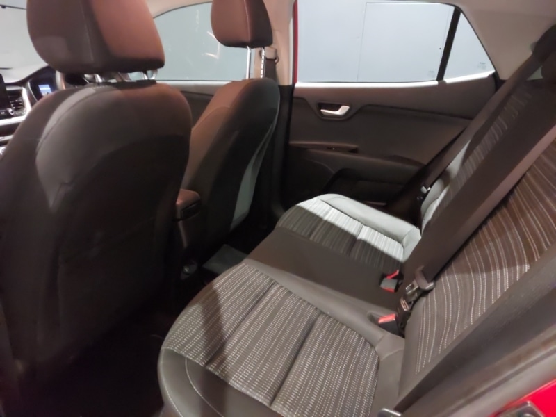 Used Kia Stonic 2022 for sale - 76893578: Photo 6