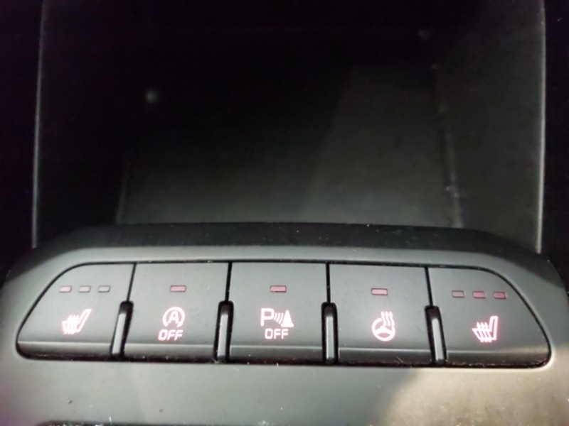 Used Kia Stonic 2018 for sale - 77987686: Photo 16