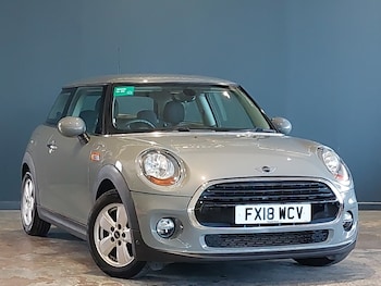 Used MINI Hatch 2018 for sale - 76393111: Photo