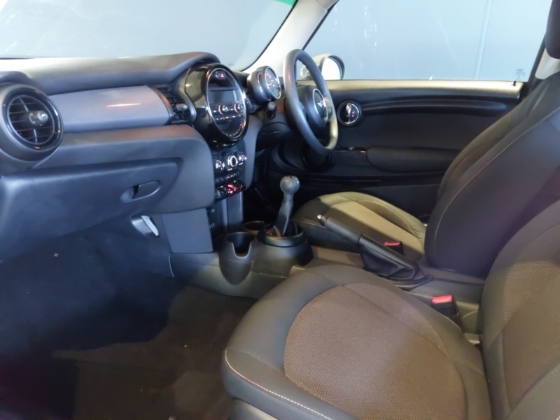 Used MINI Hatch 2018 for sale - 76393111: Photo 5