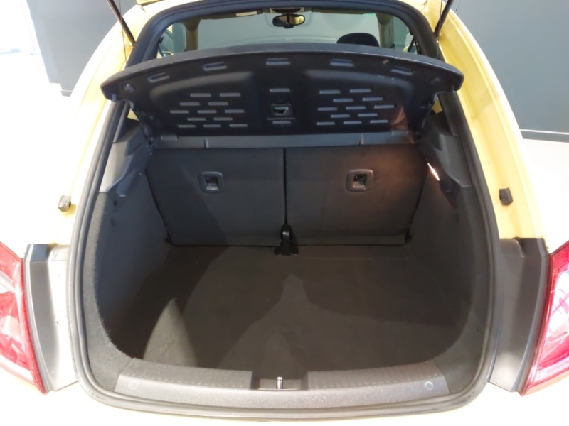 Used Volkswagen Beetle 2016 for sale - 76552760: Photo 8