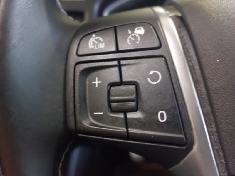 Used Volvo V40 2019 for sale - 76699827: Photo 10