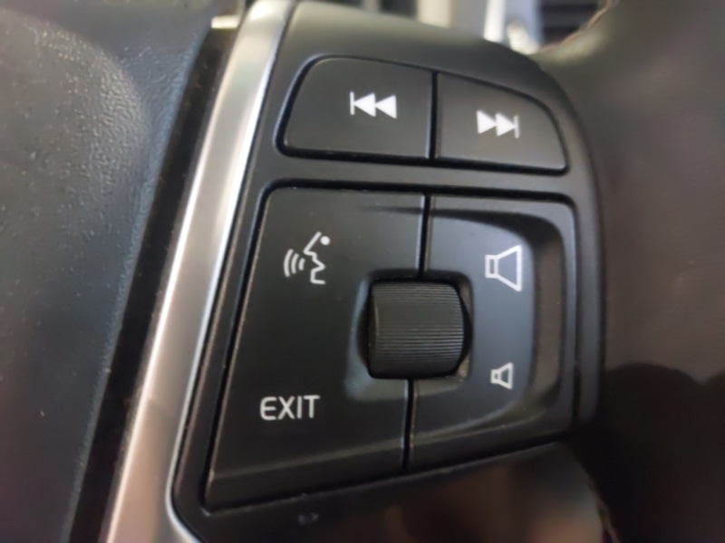 Used Volvo V40 2019 for sale - 76699827: Photo 11