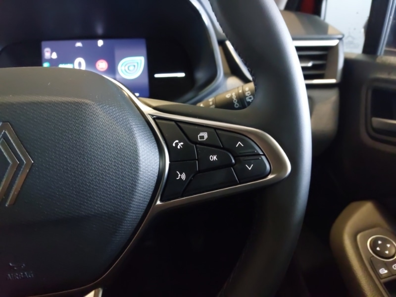 Used Renault Clio 2025 for sale - 77379925: Photo 11