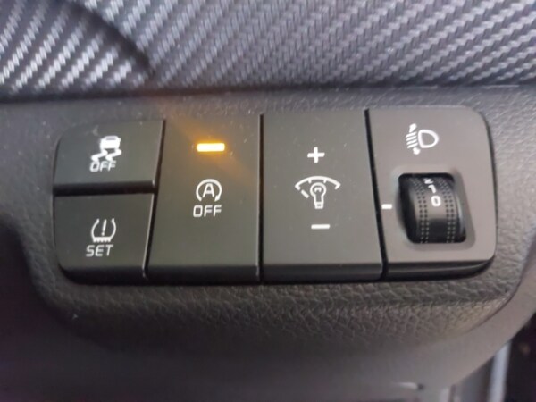 Used Kia Stonic 2022 for sale - 76289303: Photo 18