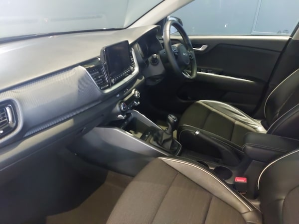 Used Kia Stonic 2022 for sale - 76289303: Photo 5