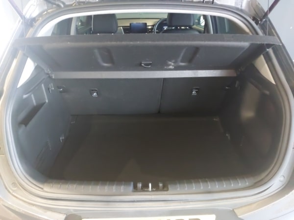 Used Kia Stonic 2022 for sale - 76289303: Photo 8
