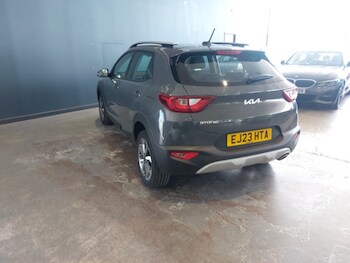 Used Kia Stonic 2023 for sale - 78696189: Photo