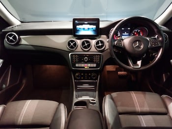 Used Mercedes-Benz GLA 2019 for sale - 77433757: Photo