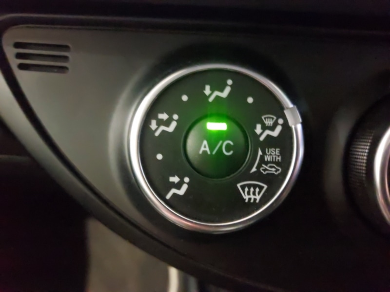 Used Toyota Yaris 2018 for sale - 77141514: Photo 17