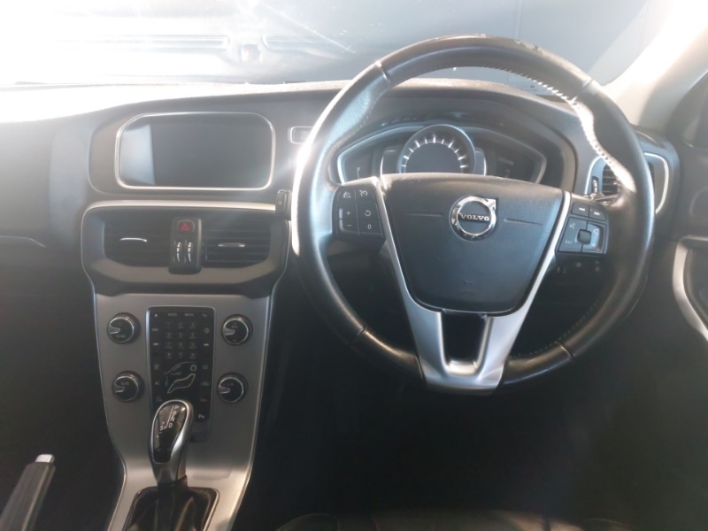 Used Volvo V40 2018 for sale - 77108111: Photo 7