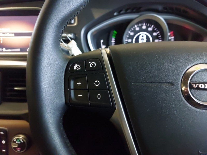 Used Volvo V40 2019 for sale - 76166079: Photo 10