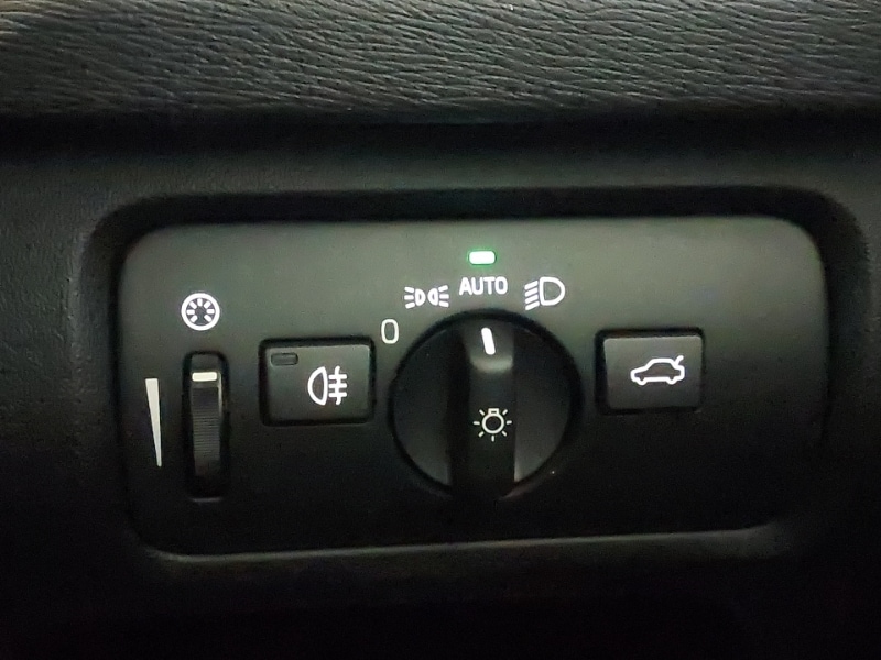 Used Volvo V40 2019 for sale - 76166079: Photo 19