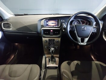 Used Volvo V40 2019 for sale - 76166079: Photo