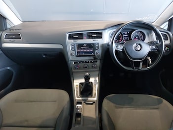 Used Volkswagen Golf 2017 for sale - 78853505: Photo