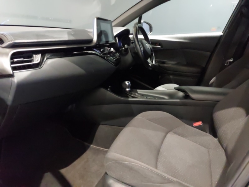 Used Toyota C-HR 2018 for sale - 77453975: Photo 5