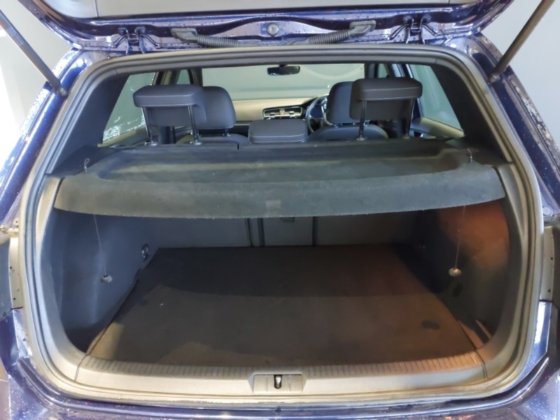Used Volkswagen Golf 2020 for sale - 76325560: Photo 8