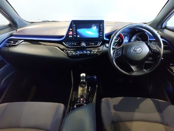 Used Toyota C-HR 2018 for sale - 76450742: Photo