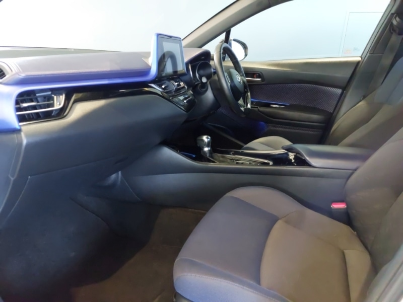 Used Toyota C-HR 2018 for sale - 76450742: Photo 5