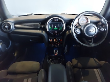 Used MINI Hatch 2019 for sale - 79432830: Photo