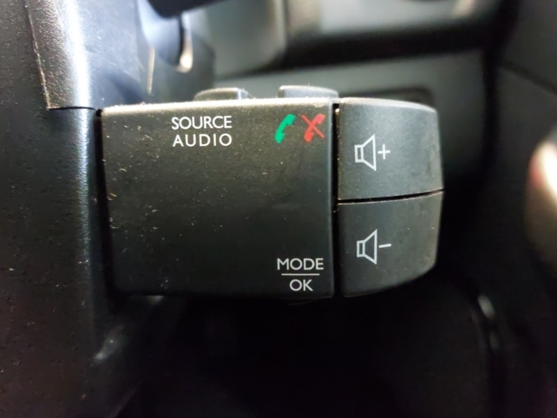 Used Renault Clio 2019 for sale - 76537148: Photo 16