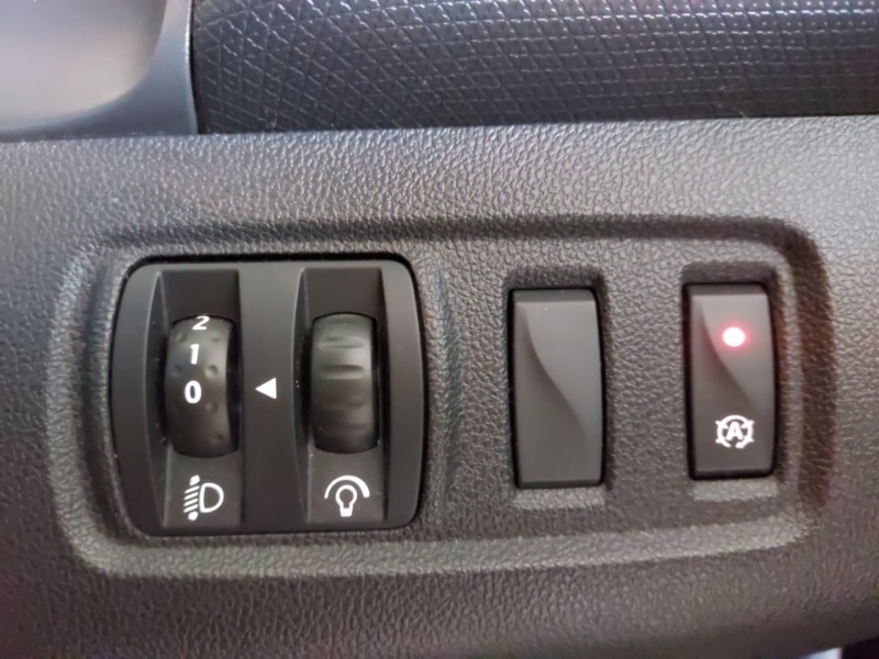 Used Renault Clio 2019 for sale - 76537148: Photo 18