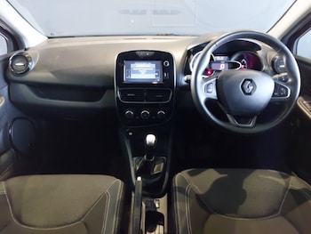 Used Renault Clio 2019 for sale - 76537148: Photo
