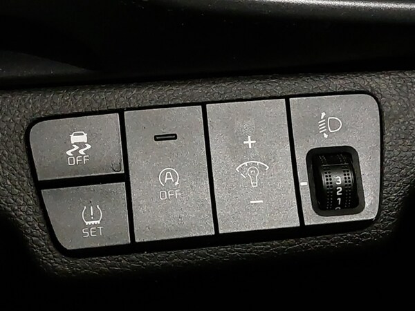 Used Kia Stonic 2022 for sale - 76275627: Photo 19
