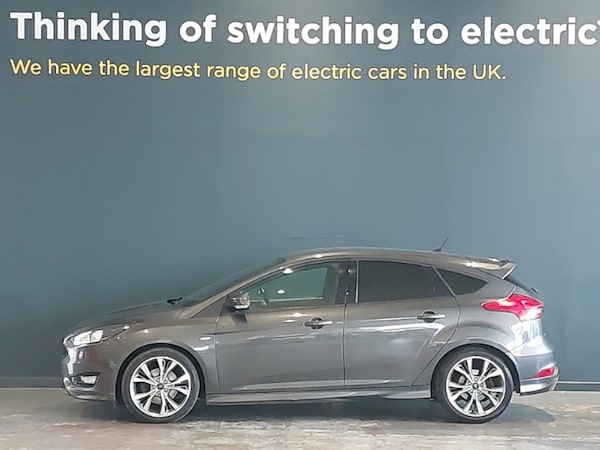 Used Ford Focus 2017 for sale - 76309225: Photo 4