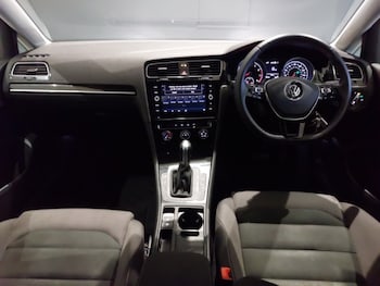 Used Volkswagen Golf 2018 for sale - 76537179: Photo