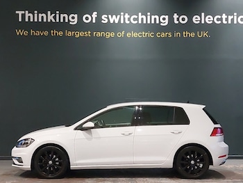 Used Volkswagen Golf 2018 for sale - 76537179: Photo