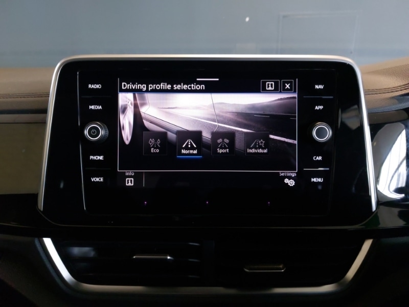 Used Volkswagen T-Roc 2023 for sale - 77702174: Photo 16