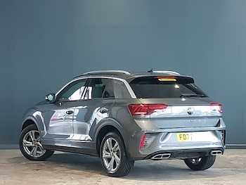 Used Volkswagen T-Roc 2023 for sale - 77702174: Photo