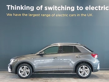 Used Volkswagen T-Roc 2023 for sale - 77702174: Photo